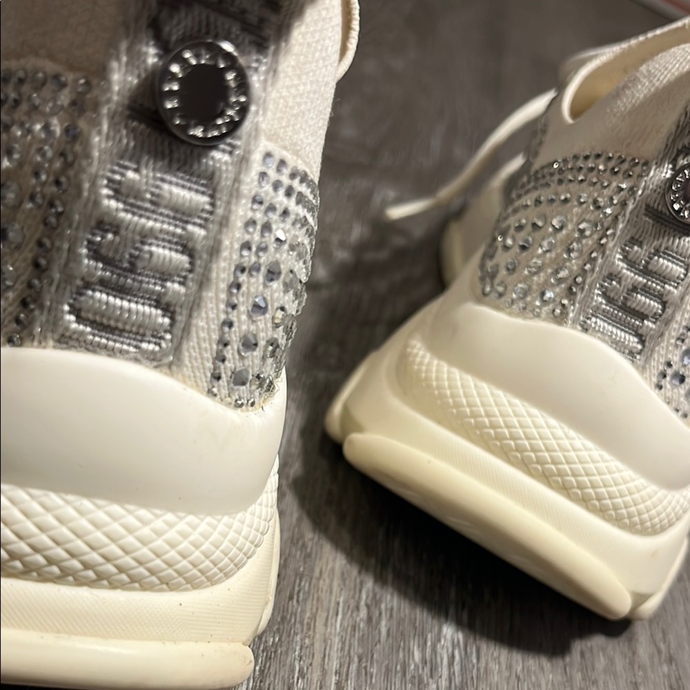 ❌SOLD❌Steve Madden Cream Sneakers - Picture 9 of 13